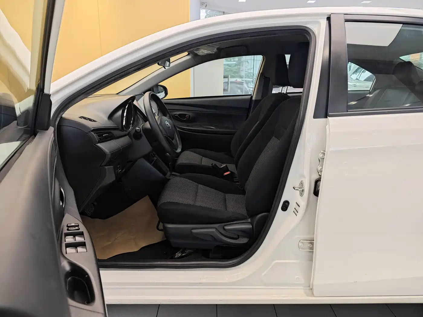 Toyota Vios 2017 1.5L CVT Pioneer фото 13