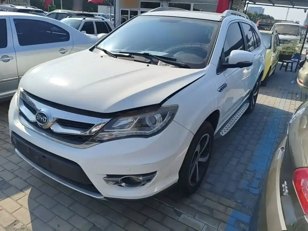 BYD S7 2016 2016 2.0T Automatic Premium Model