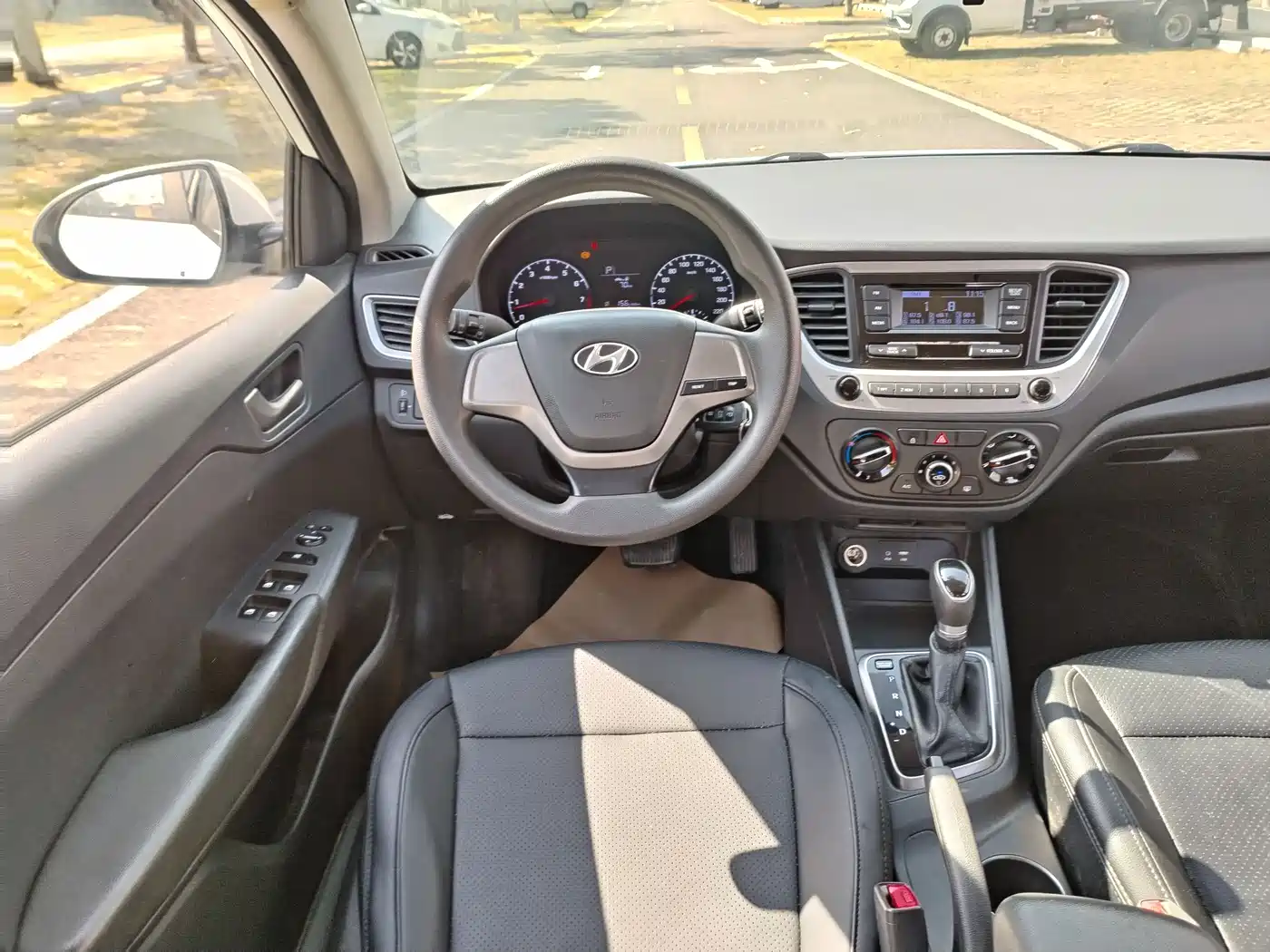 Hyundai Verna 2016 1.4L Automatic Cool Edition GLS фото 4