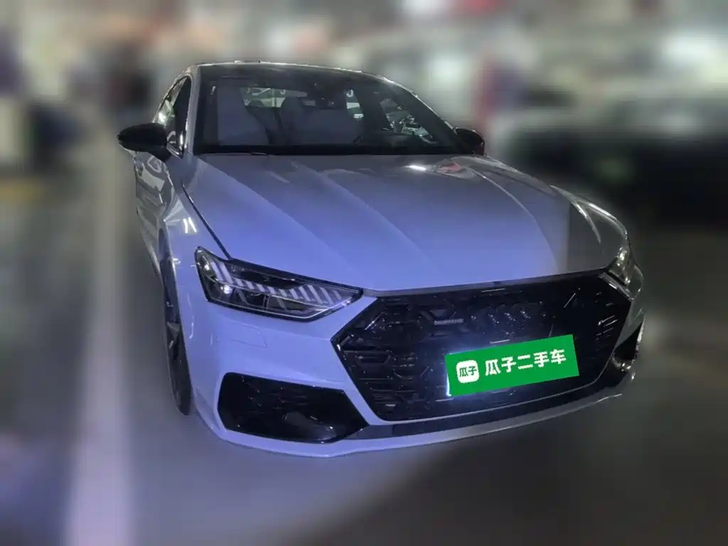 Photo 3 - Audi A7L
