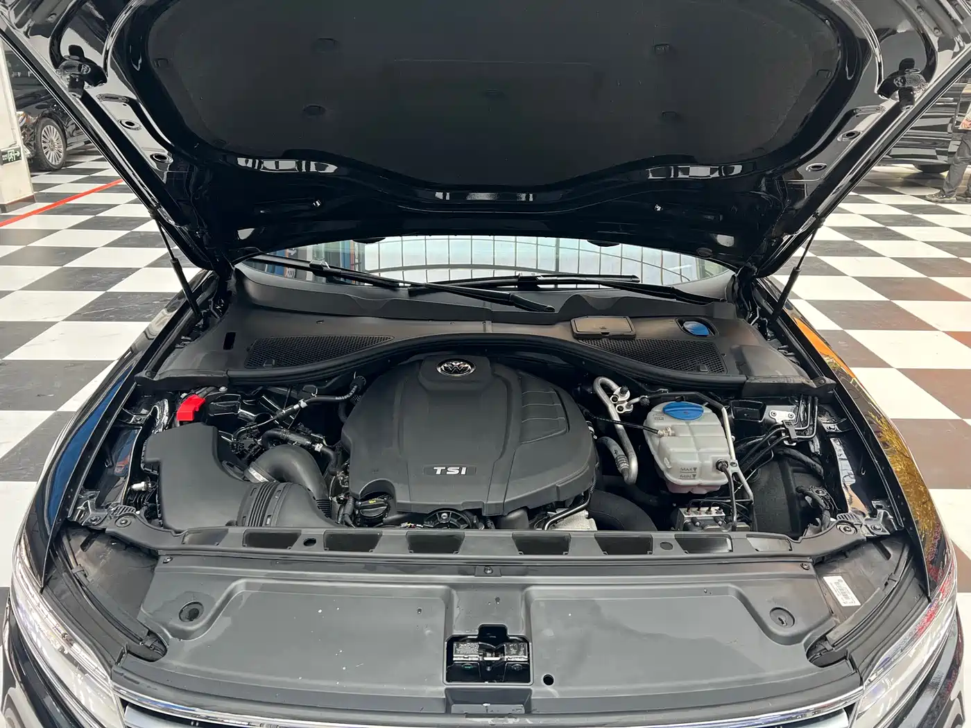 Volkswagen Phideon 2021 380TSI Luxury Edition фото 14