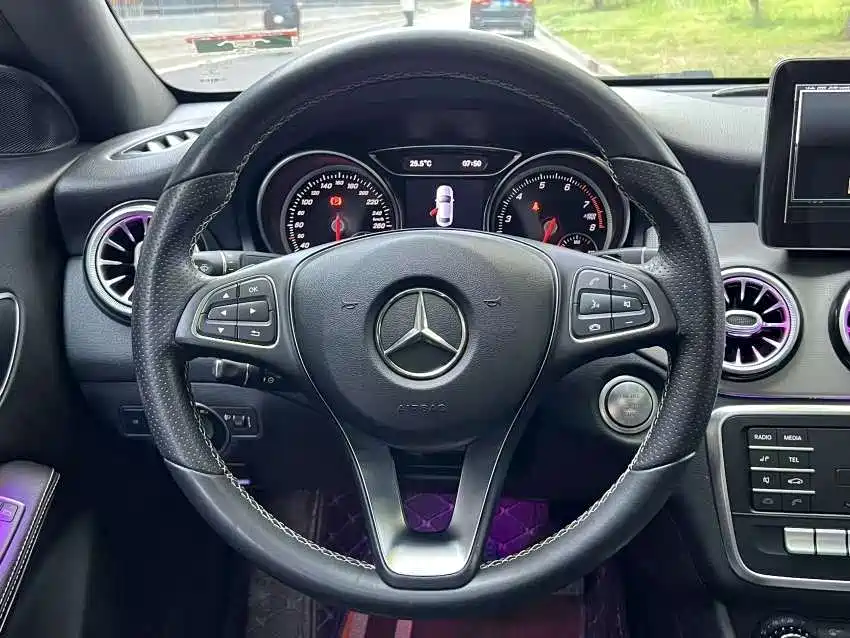 Mercedes-Benz CLA (Import) 2018 CLA 200 Dynamic Edition фото 10
