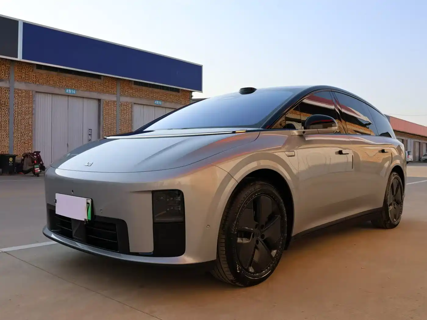 Li Auto Li i8 2025 Standard Edition
