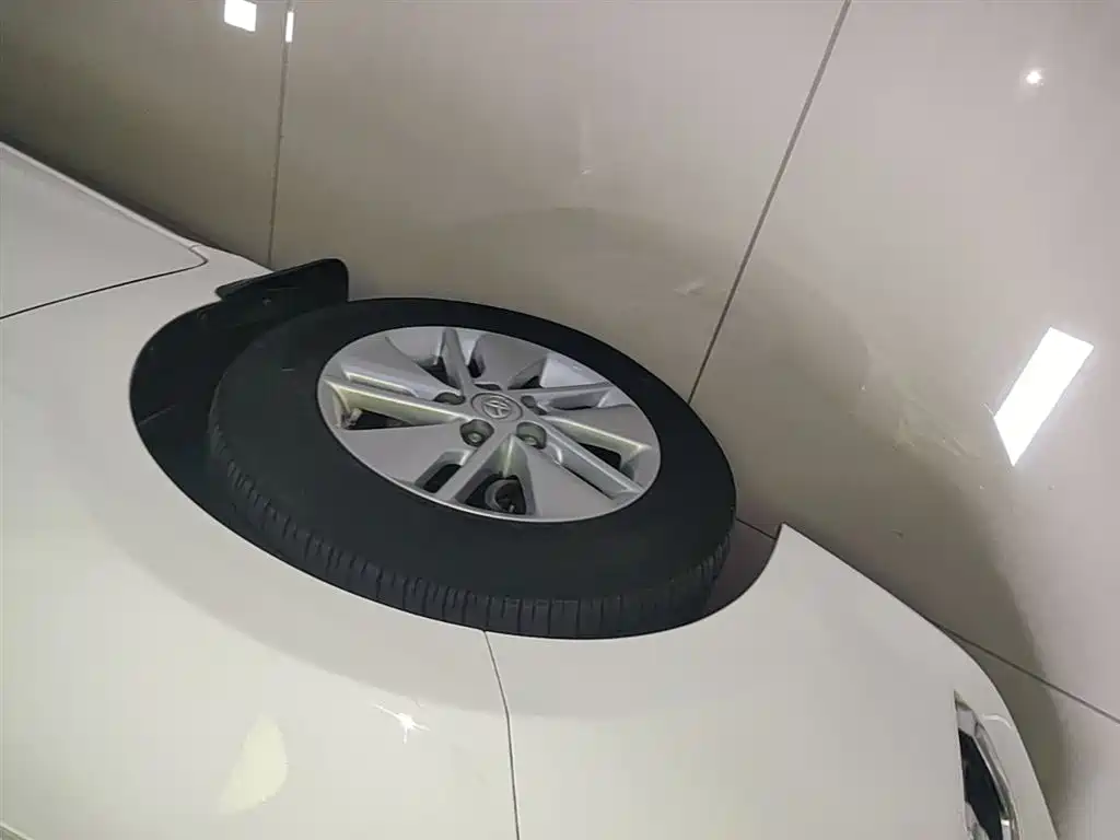Toyota Corolla 2014 1.6L CVT GL фото 23