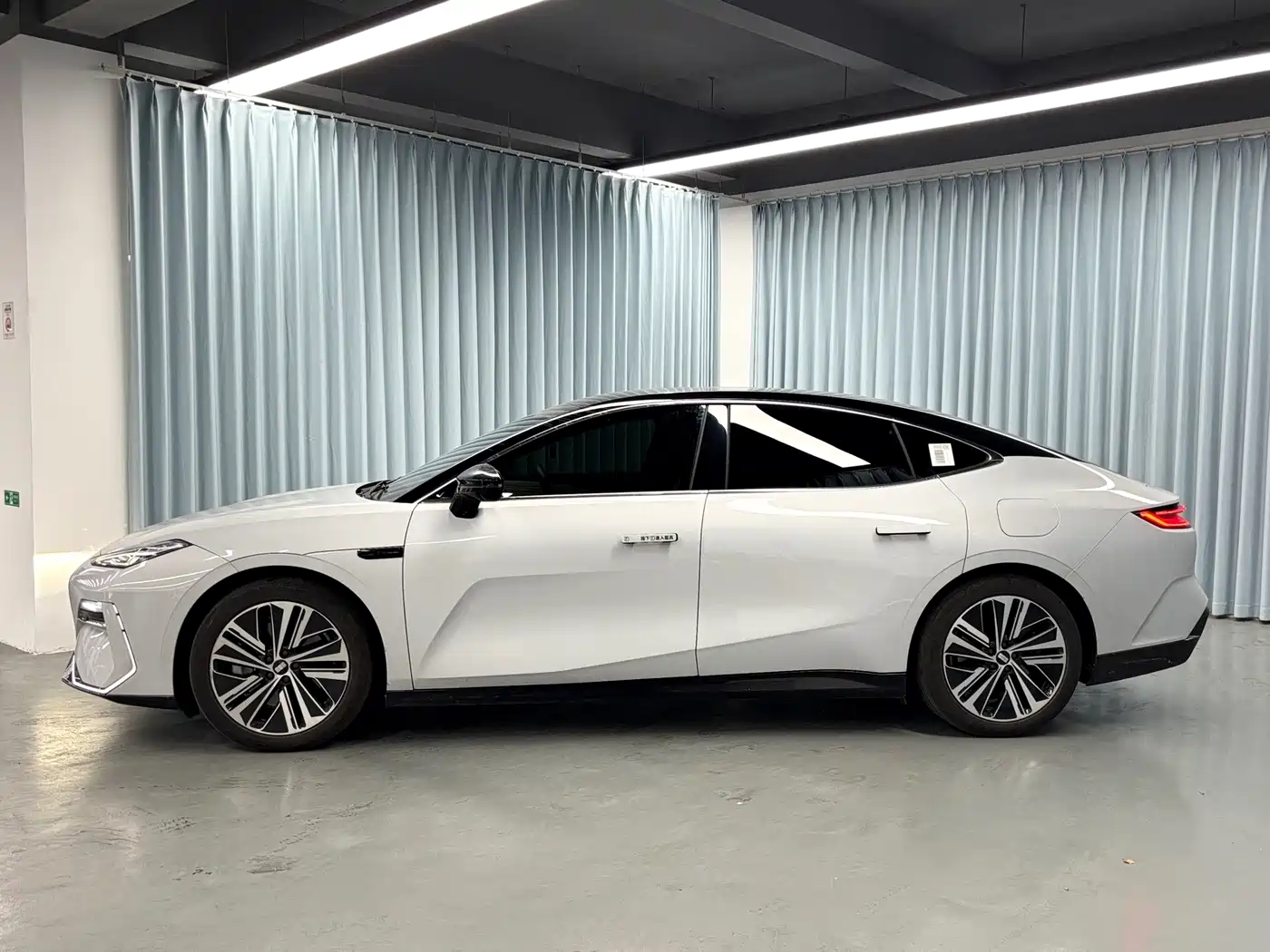 Geely Galaxy Galaxy E8 2024 2024 665km RWD Starship Voyager Edition
