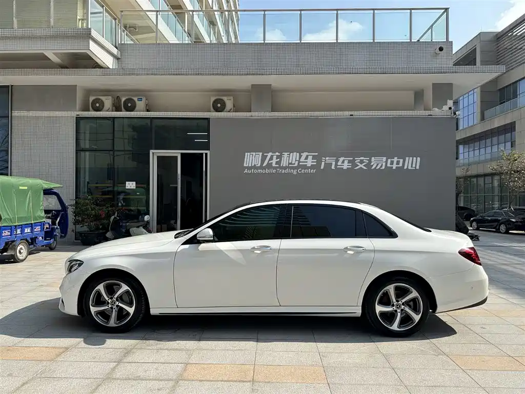 Mercedes-Benz E-Class 2019 E 300 L Sport Fashion фото 9