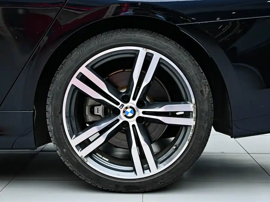 BMW 7 Series 2018 740Li xDrive Premium Type M Sport Package фото 41