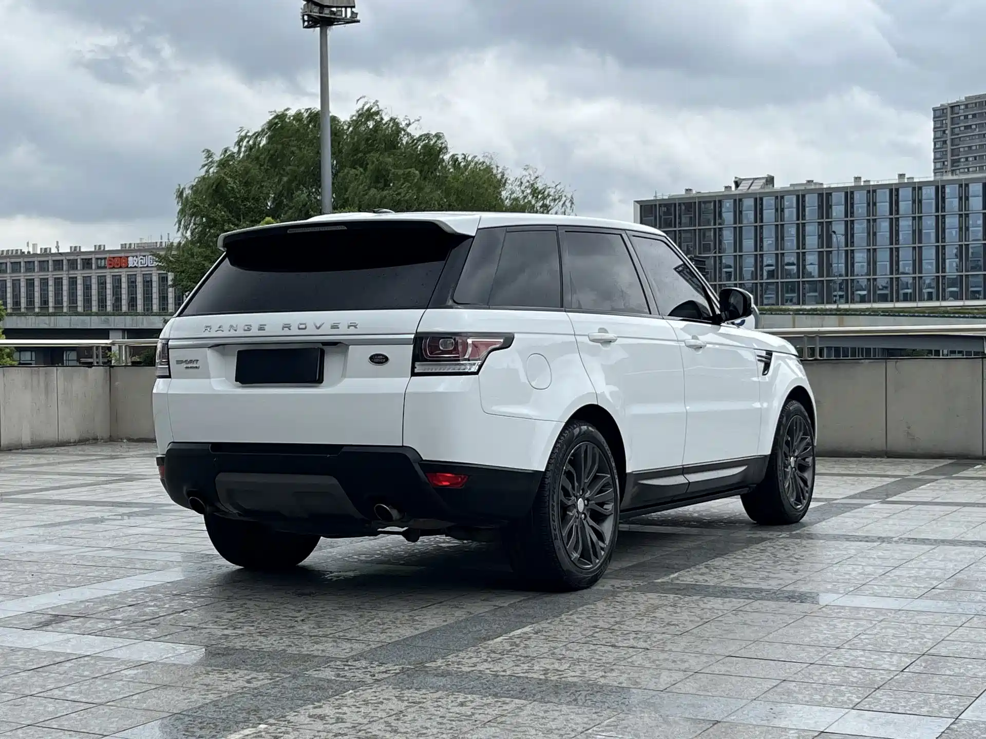 Фото 17 - Land Rover Range Rover Sport