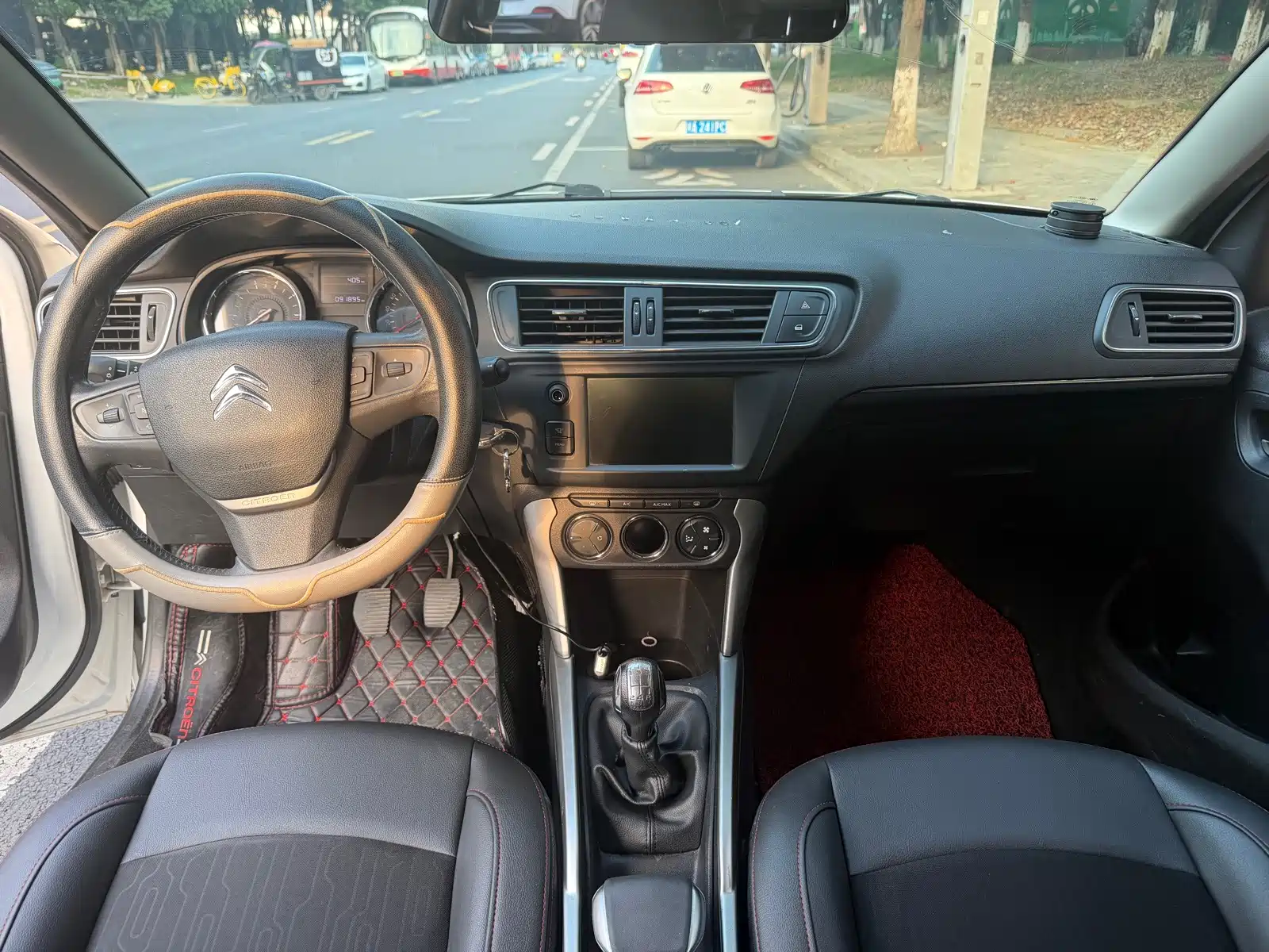 Фото 13 - Citroën C3-XR