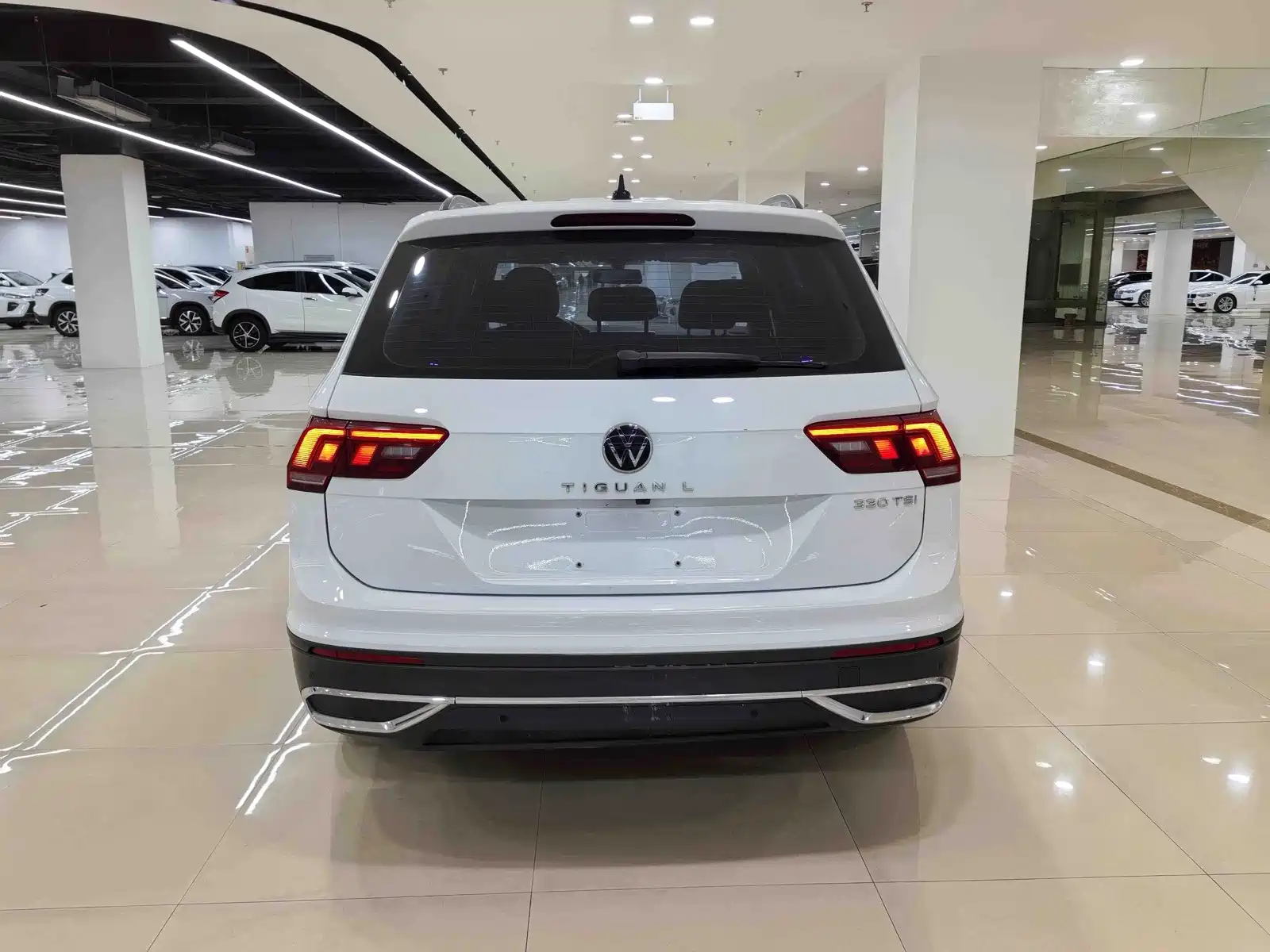 Фото 5 - Volkswagen Tiguan L