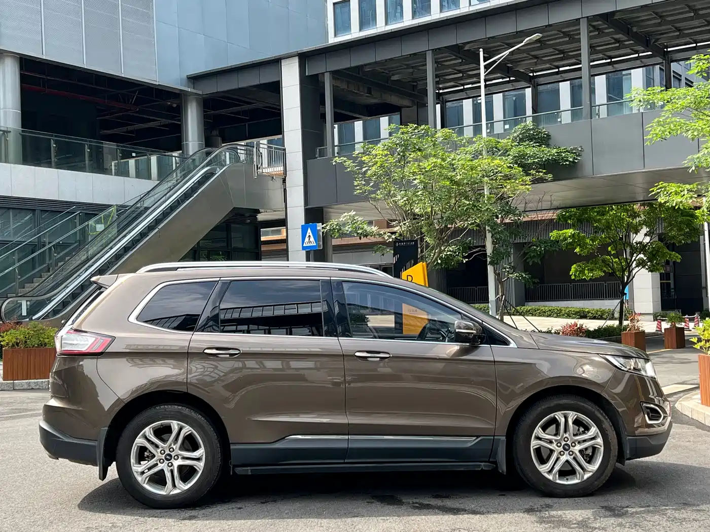 Фото 8 - Ford Edge