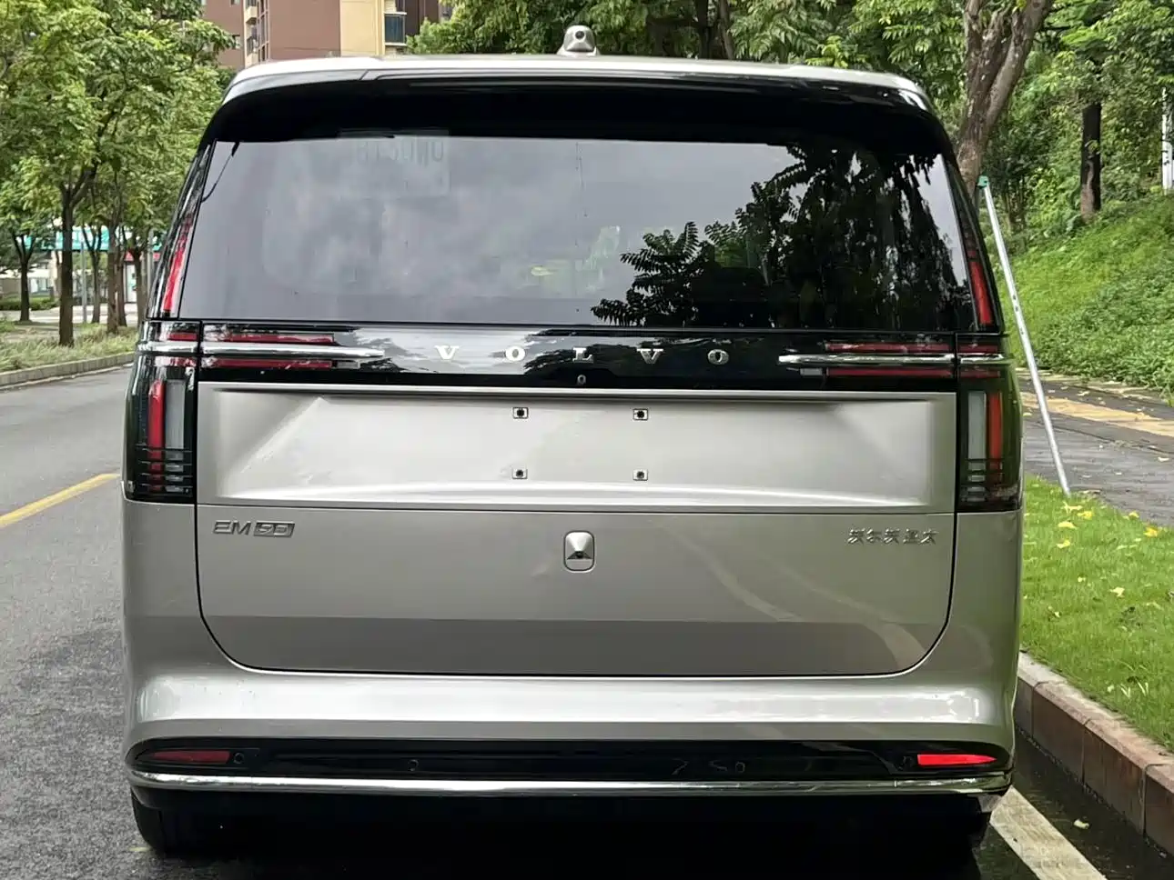 Volvo EM90 2024 2025 Ultra Six-Seater