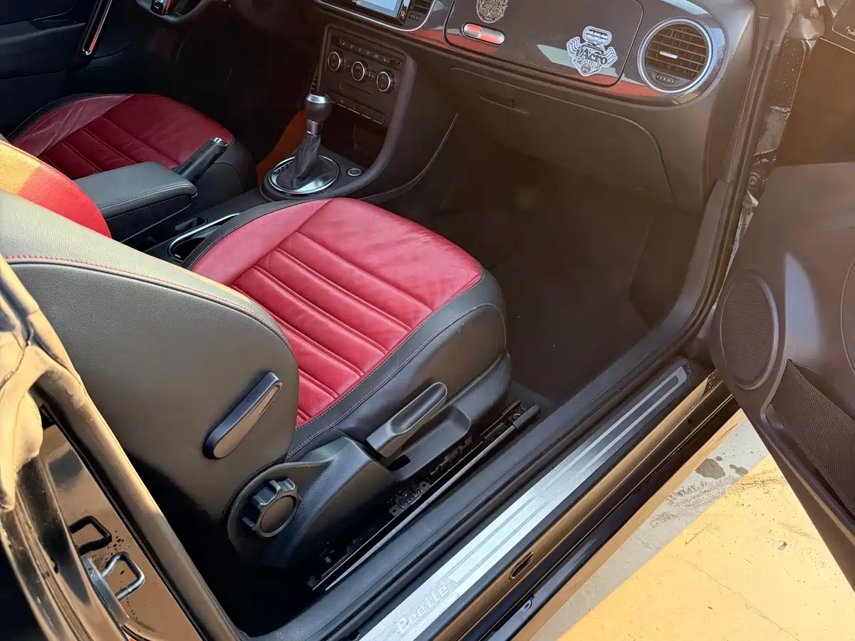Volkswagen Beetle 2013 1.4TSI Luxury фото 10