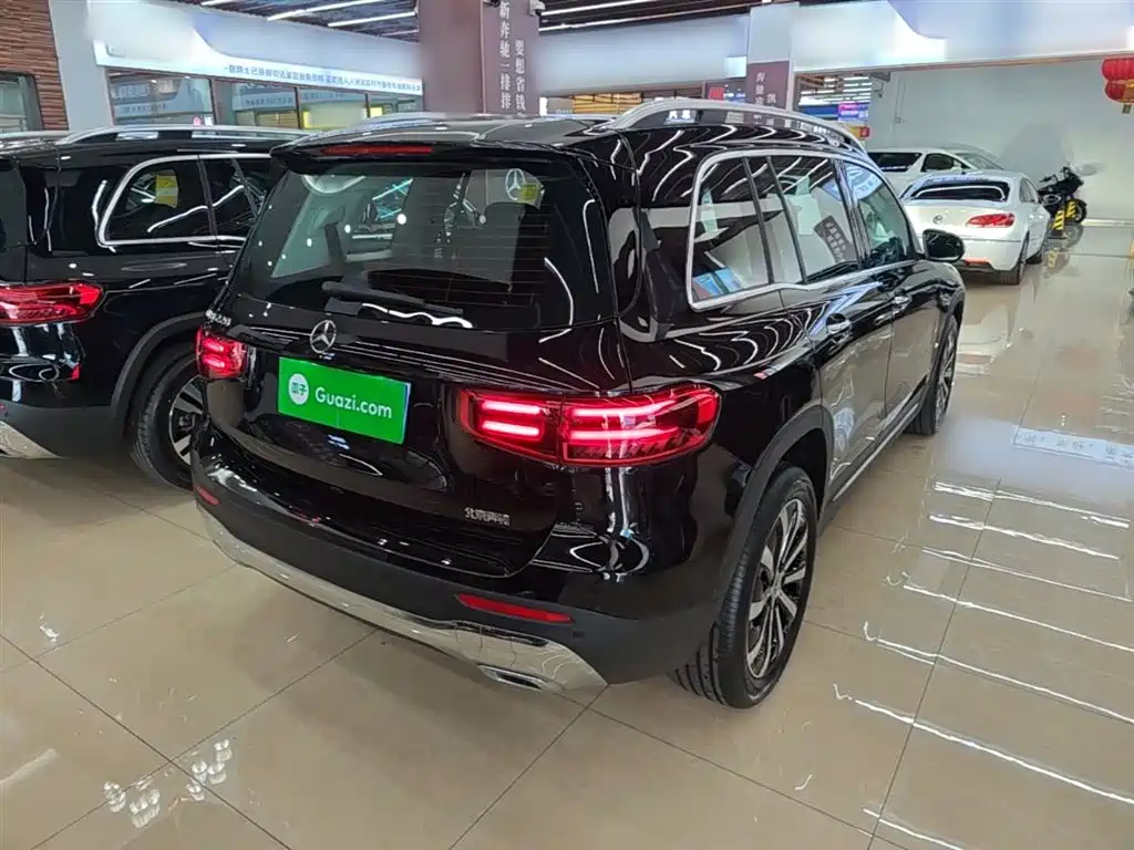 MERCEDES-BENZ GLB