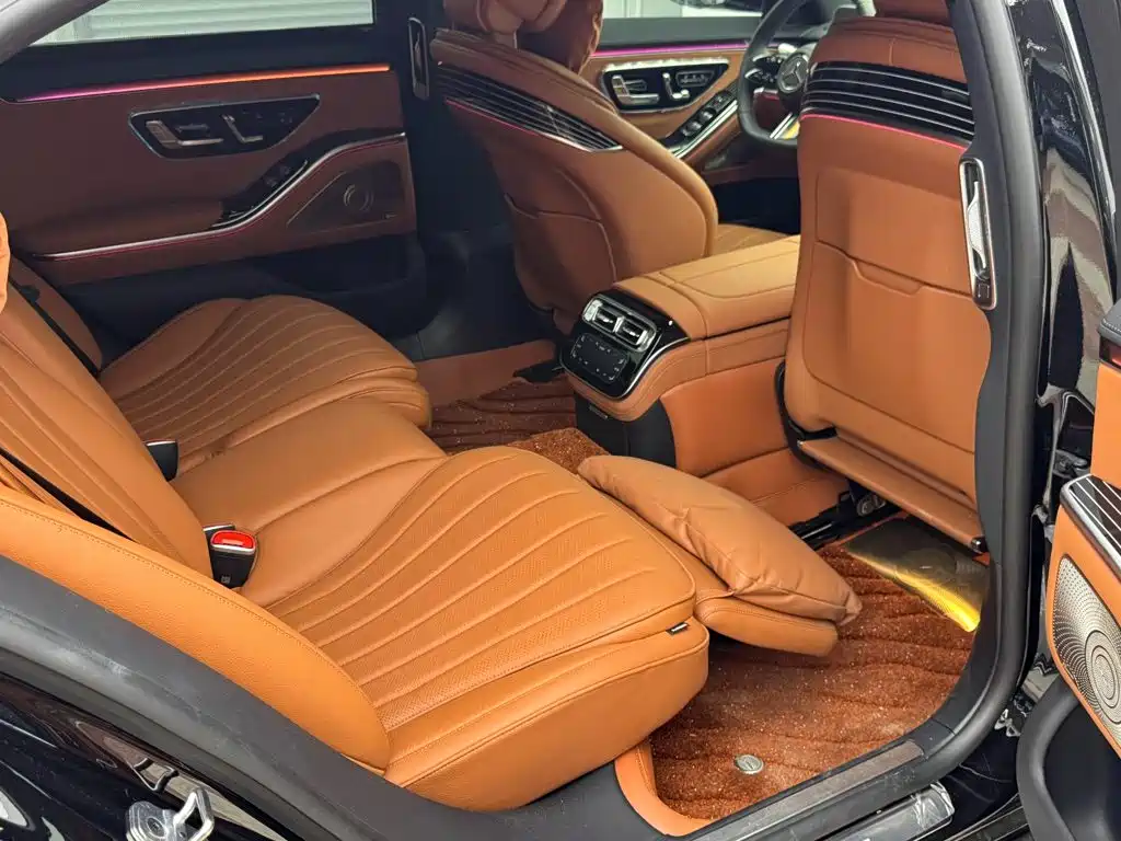 Фото 18 - Mercedes-Benz S-Class