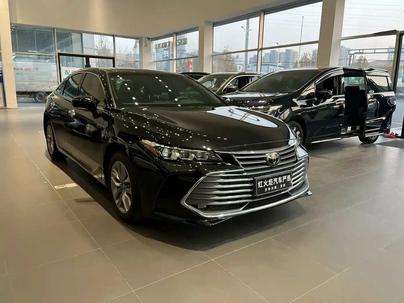 Toyota Avalon 2021 2.5L Luxury Edition фото 2