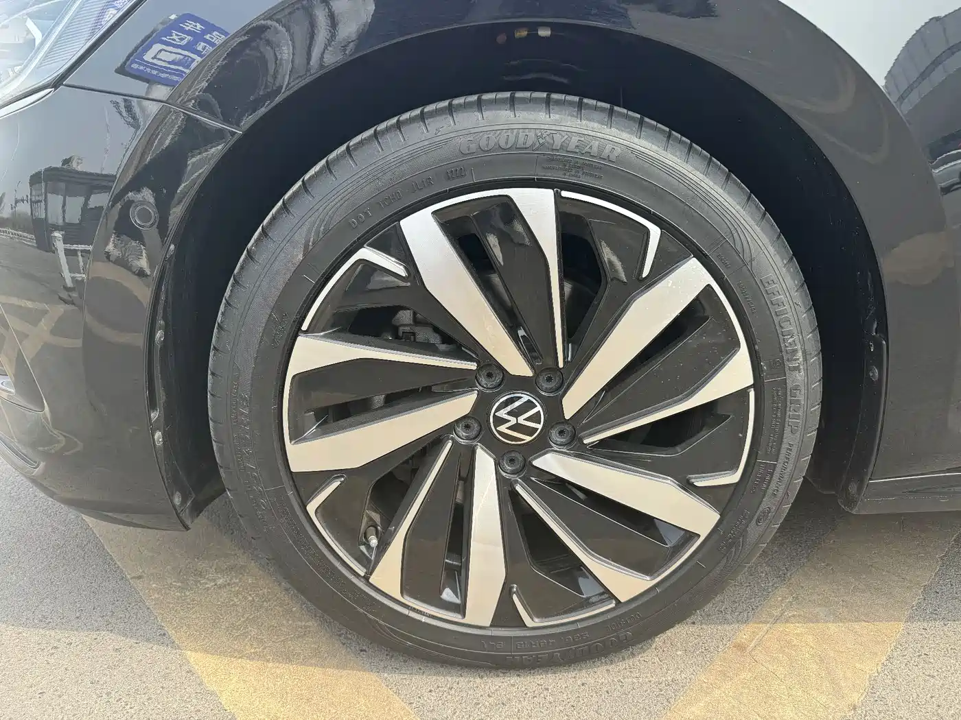 Volkswagen Passat 2022 330TSI Luxury Edition фото 2