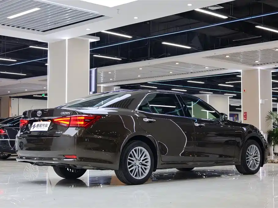 Toyota Crown 2017 2.0T Sport Edition фото 13
