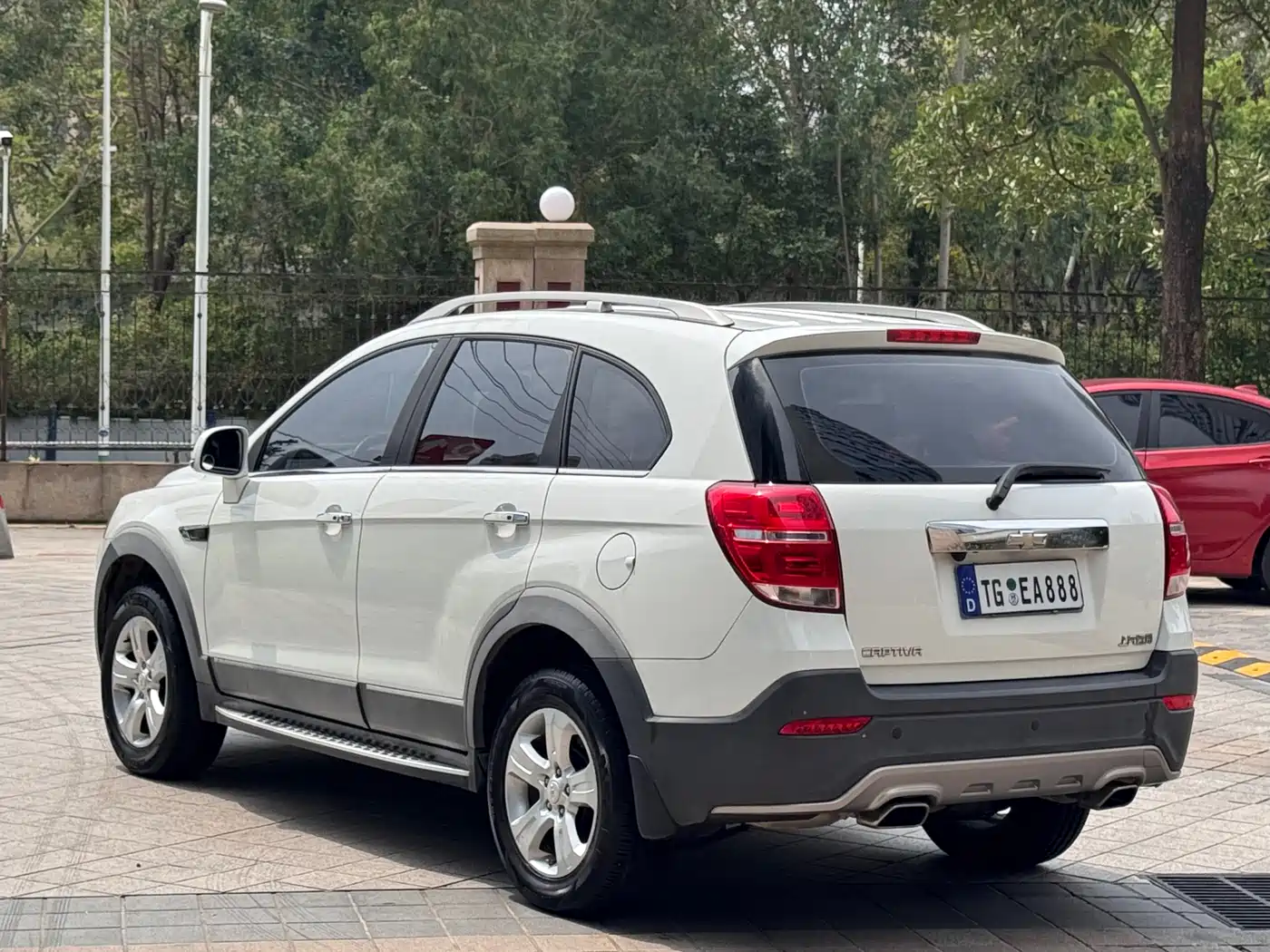 Chevrolet Captiva 2015 2.4L 2WD Urban Edition 7-seater фото 4