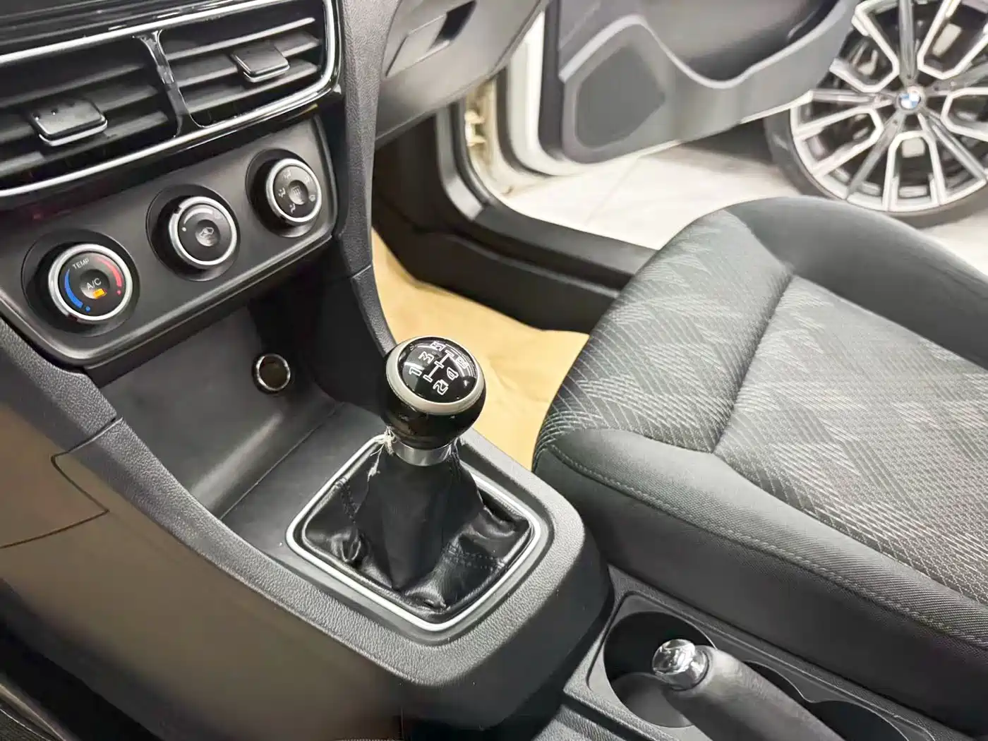 FAW Junpai A70 2017 2016 1.6L Manual Tech