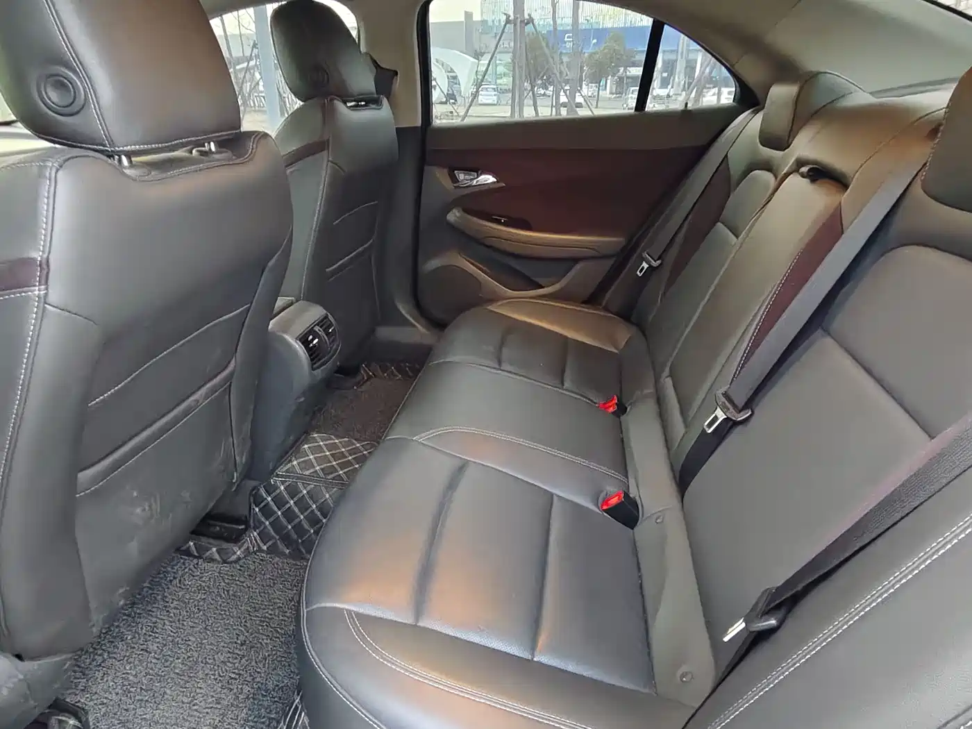Chevrolet Malibu 2018 530T Automatic Luxury Edition фото 10