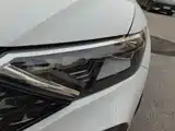 Photo 5 - Jetta VS7