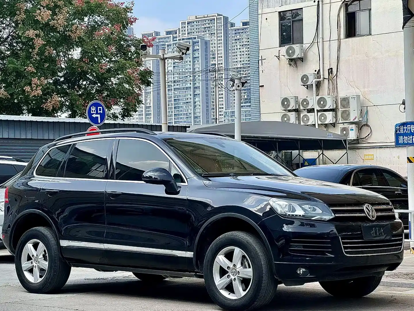 Фото 3 - Volkswagen Touareg