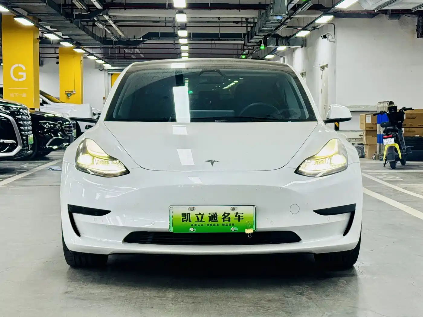 Фото 2 - Tesla Model 3
