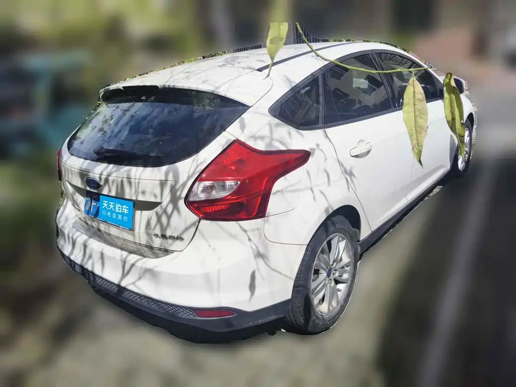 Фото 2 - Ford Focus