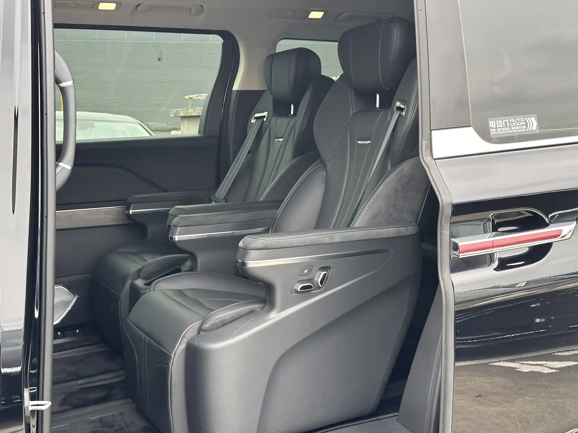 Фото 9 - Hongqi HQ9 PHEV