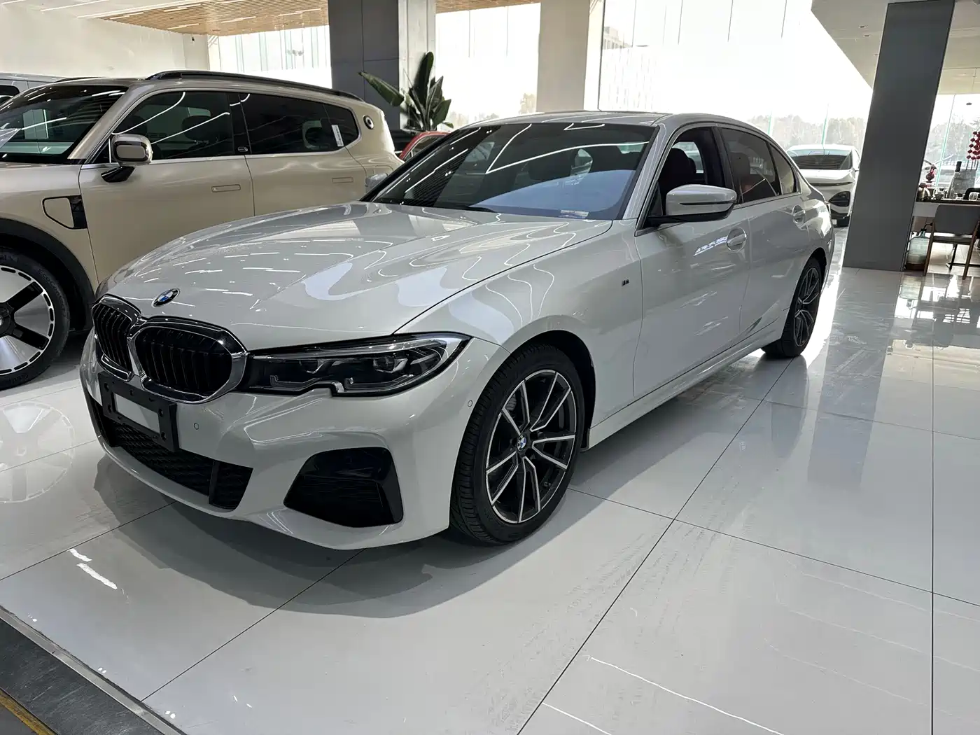 BMW 3 Series 2021 320Li M Sport Package фото 2
