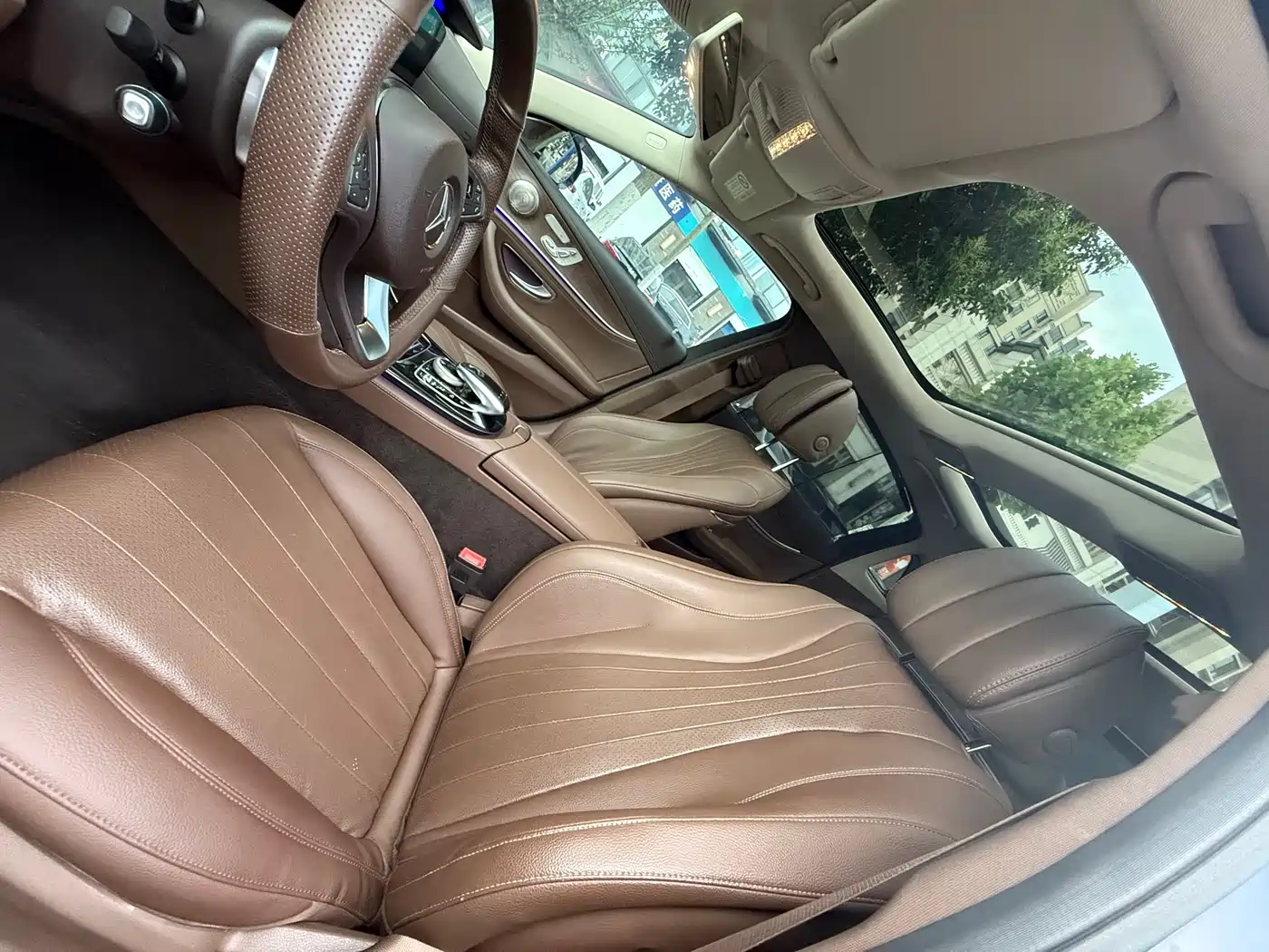 Mercedes-Benz E-Class 2017 E 300 L Luxury фото 5
