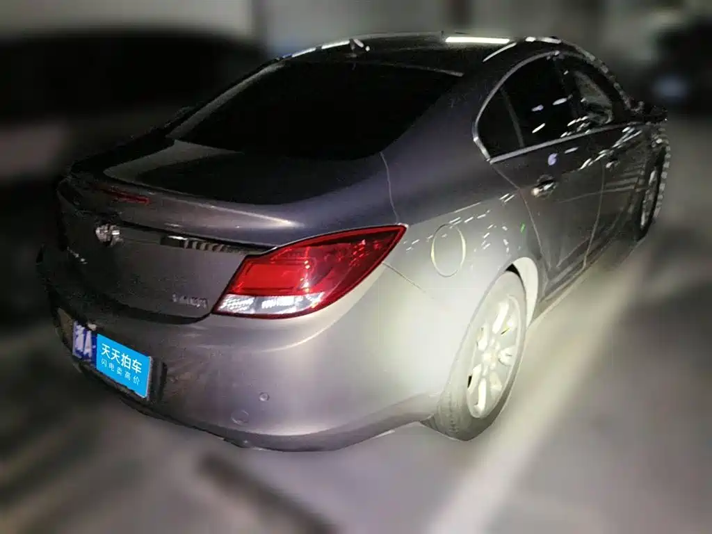 Photo 2 - Buick Regal