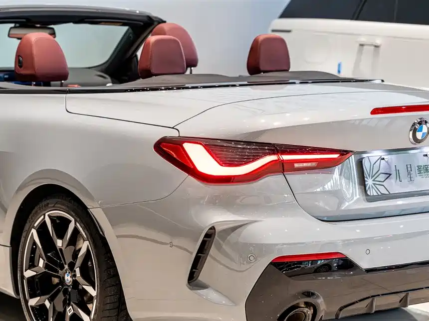 BMW 4 Series 2024 430i Convertible M Sport Shadow Edition фото 18