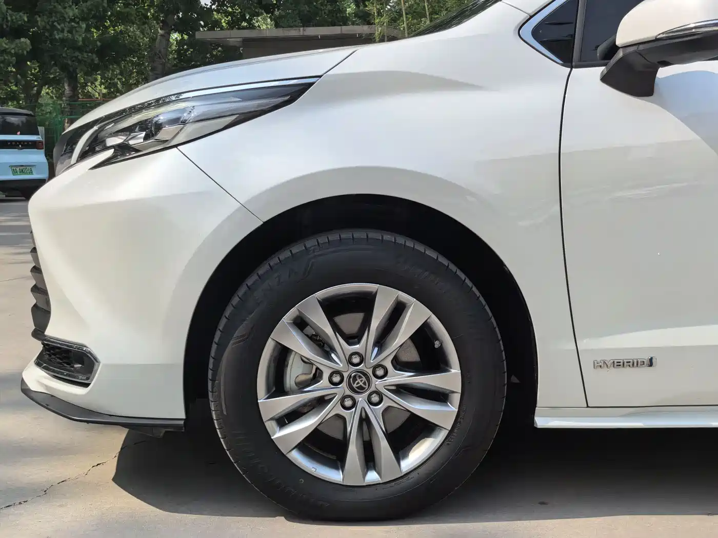 Toyota Sienna 2024 2.5L Hybrid Comfort Edition фото 5