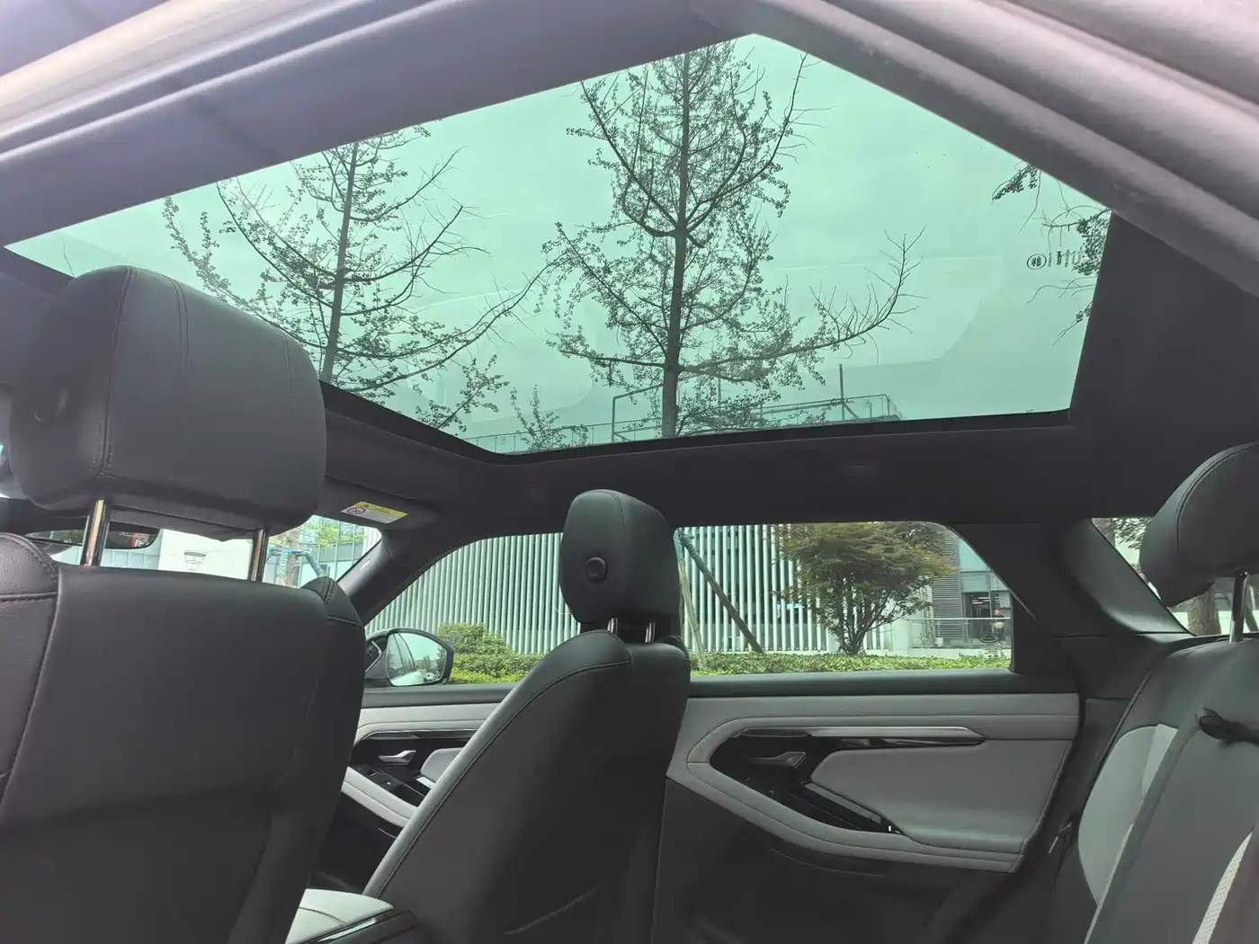 Land Rover Range Rover Evoque 2020 249PS Youth Edition фото 21