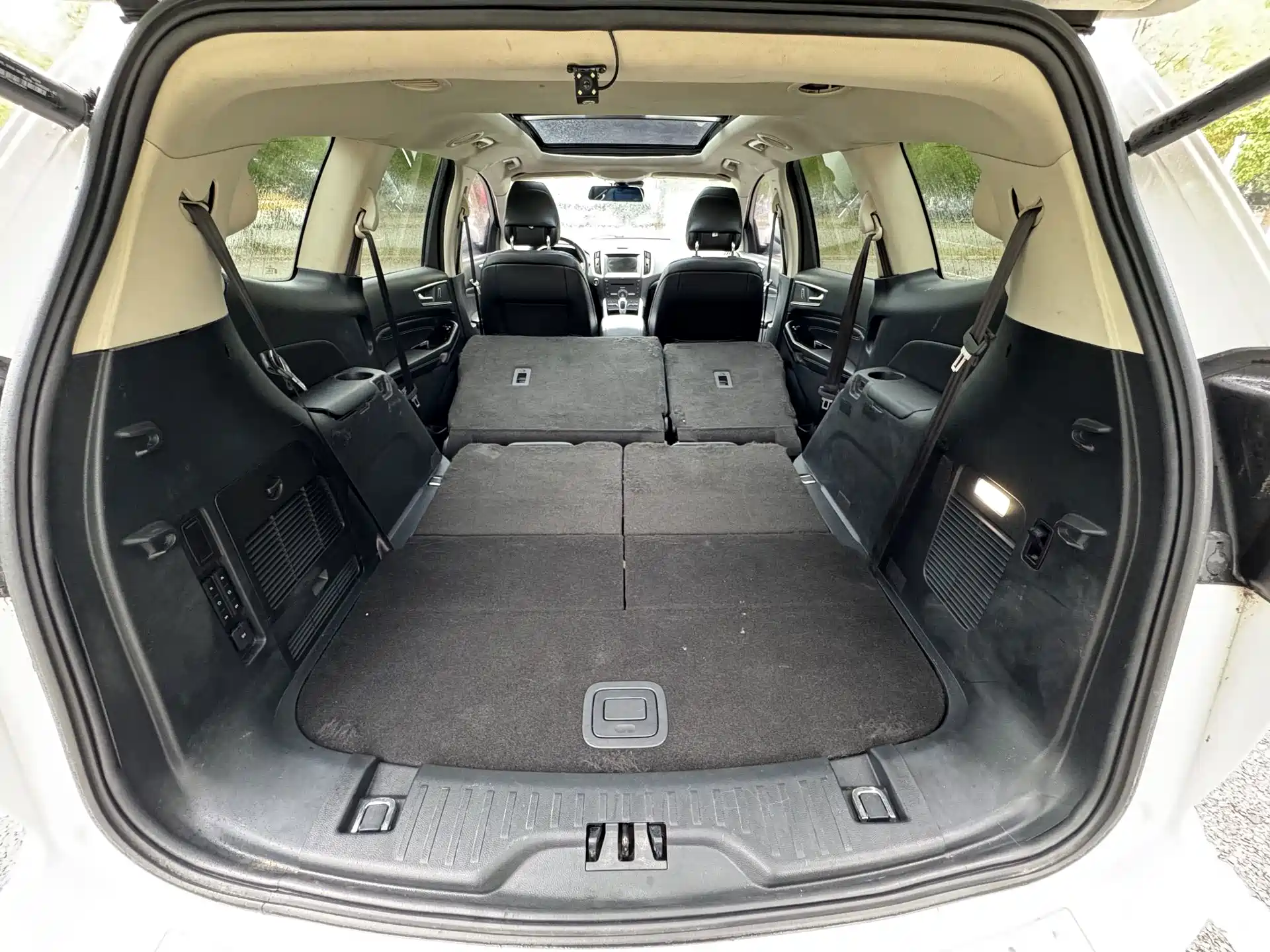 Фото 13 - Ford Edge