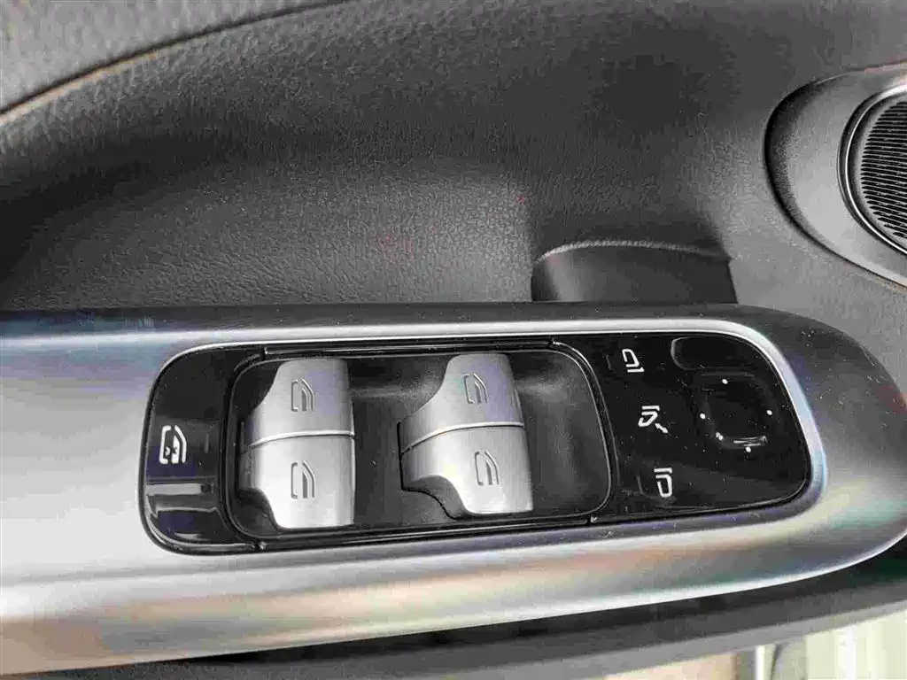 Mercedes-Benz C-Class 2024 Facelift C 260 L Sport фото 8