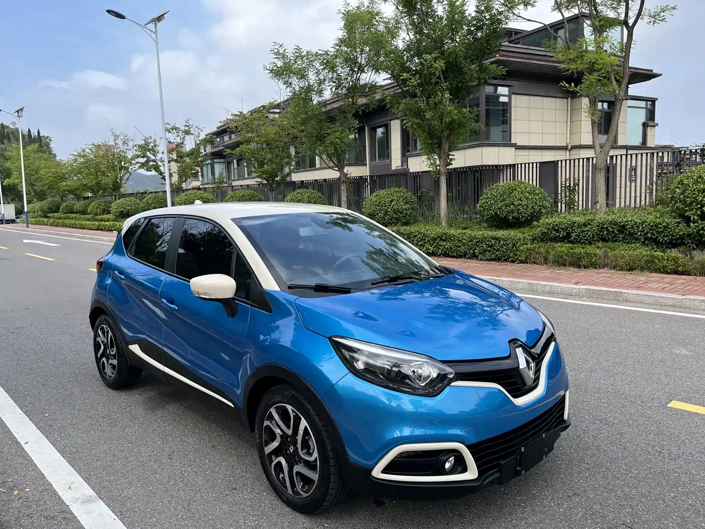 Renault Captur 2015 2015 1.2T Automatic Comfort Limited Edition