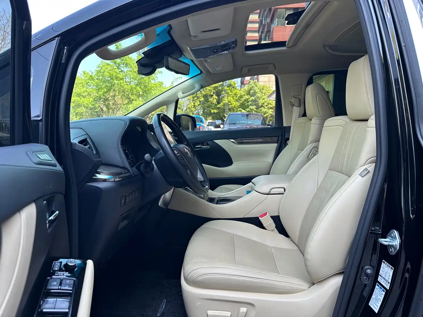 Toyota Vellfire 2021 Crown Hybrid 2.5L HV Supreme Edition фото 9