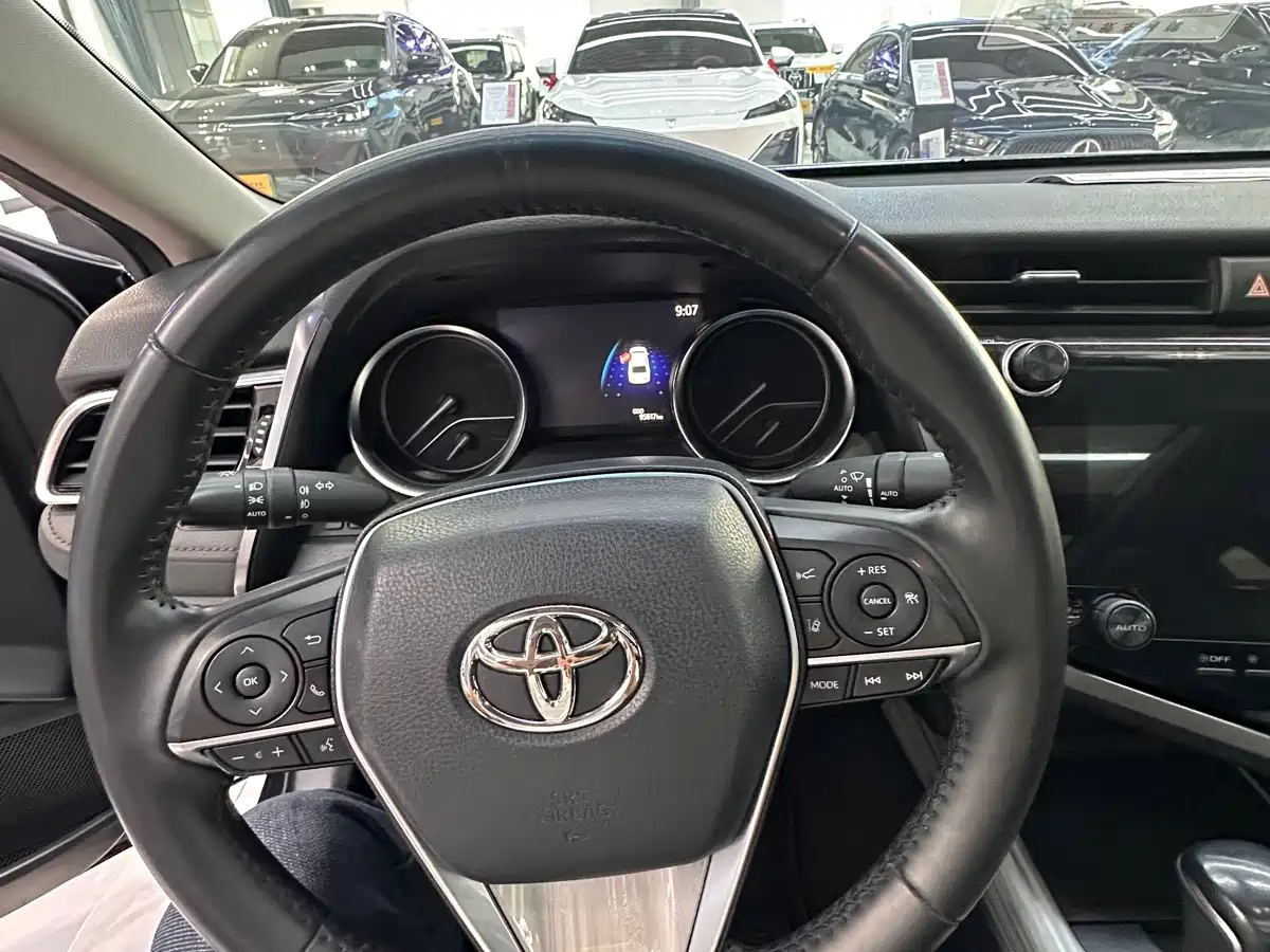 Toyota Camry 2019 Facelift Hybrid 2.5HG Luxury Edition фото 7