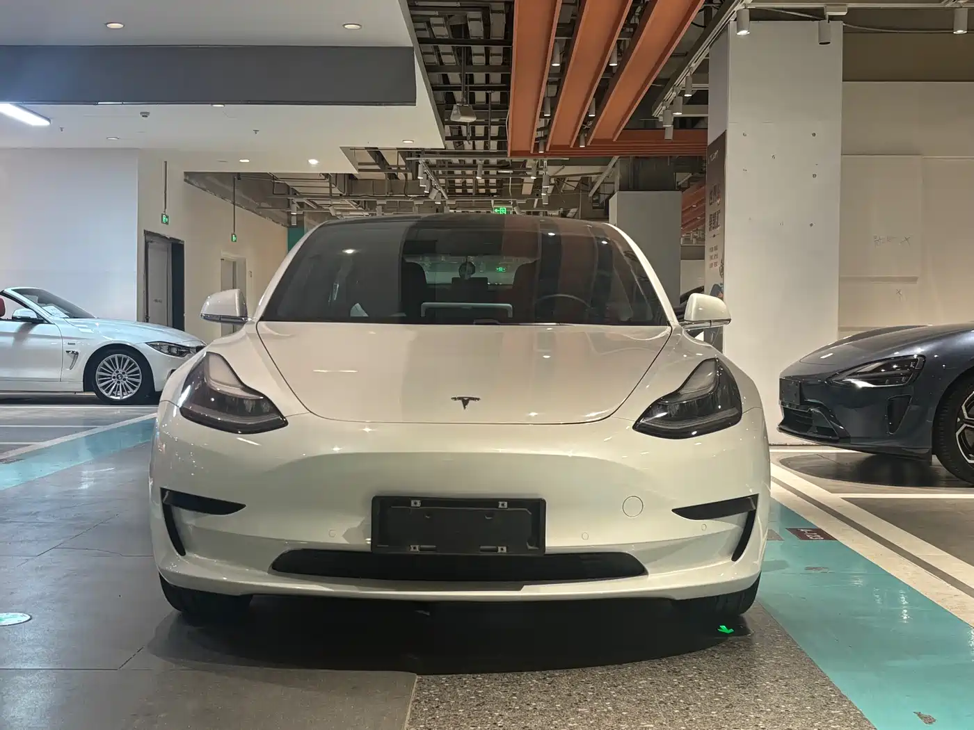 TESLA MODEL 3
