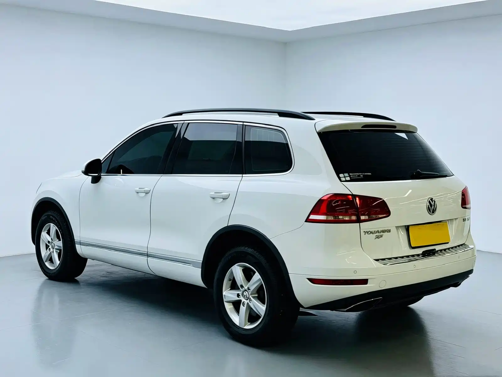 Фото 4 - Volkswagen Touareg