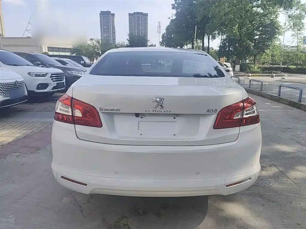Peugeot 408 2014 1.8L Automatic Luxury Edition фото 6