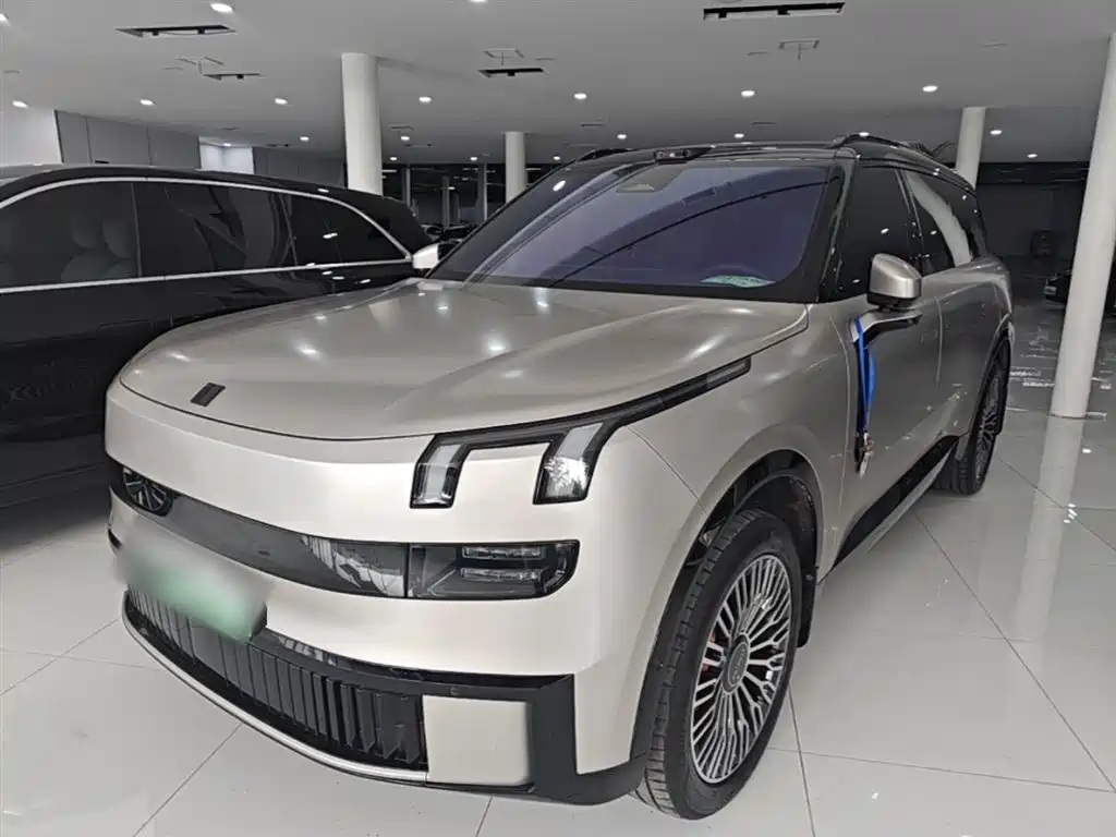 Lynk & Co 900 2025 2.0T Explorer Edition