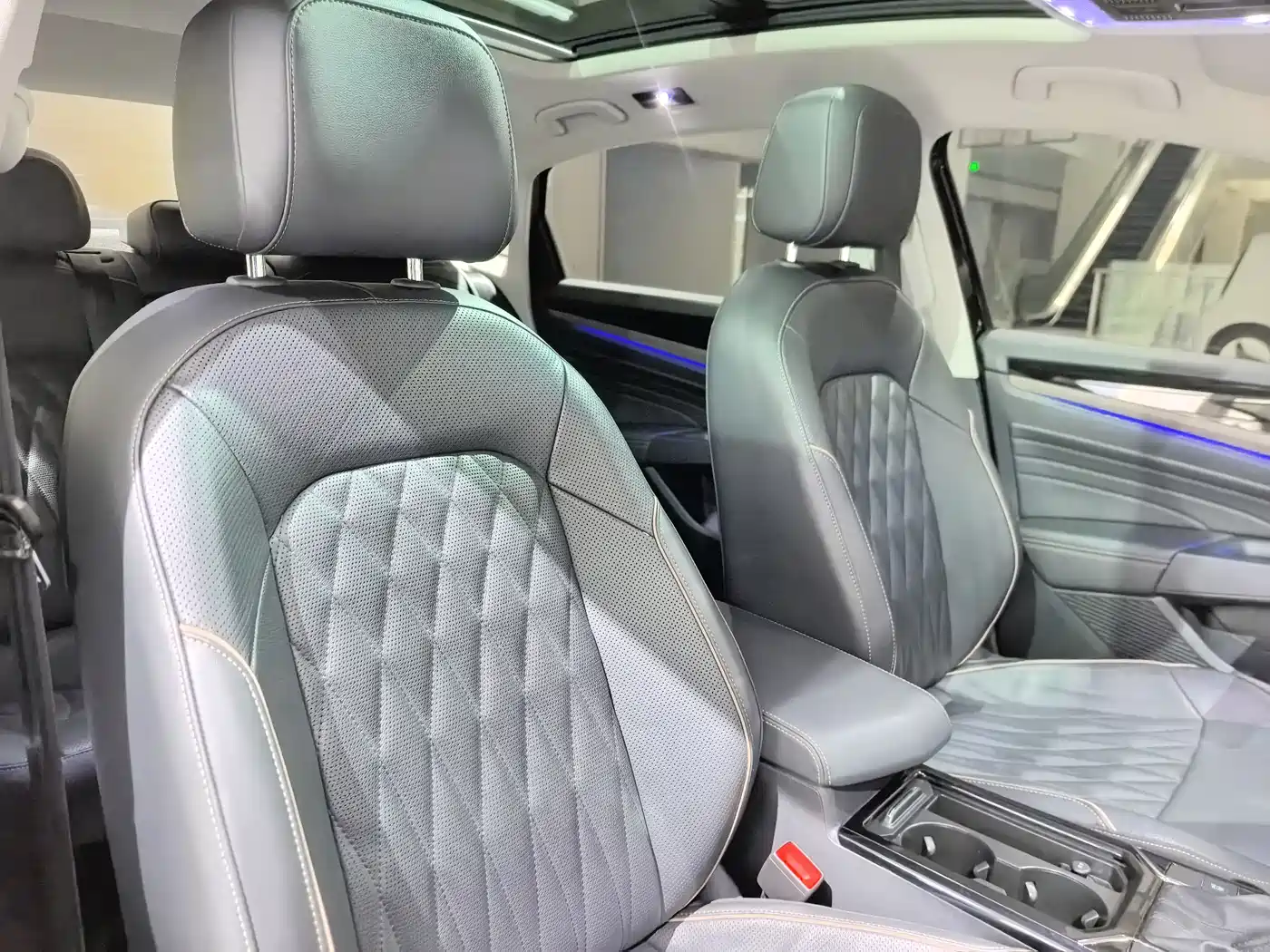 Volkswagen Passat 2021 Model 330TSI Luxury Edition фото 15
