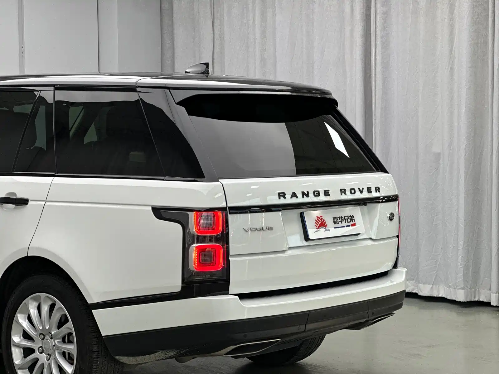 Фото 11 - Land Rover Range Rover