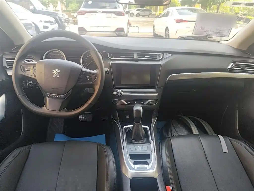 Peugeot 408 2014 1.8L Automatic Luxury Edition фото 10