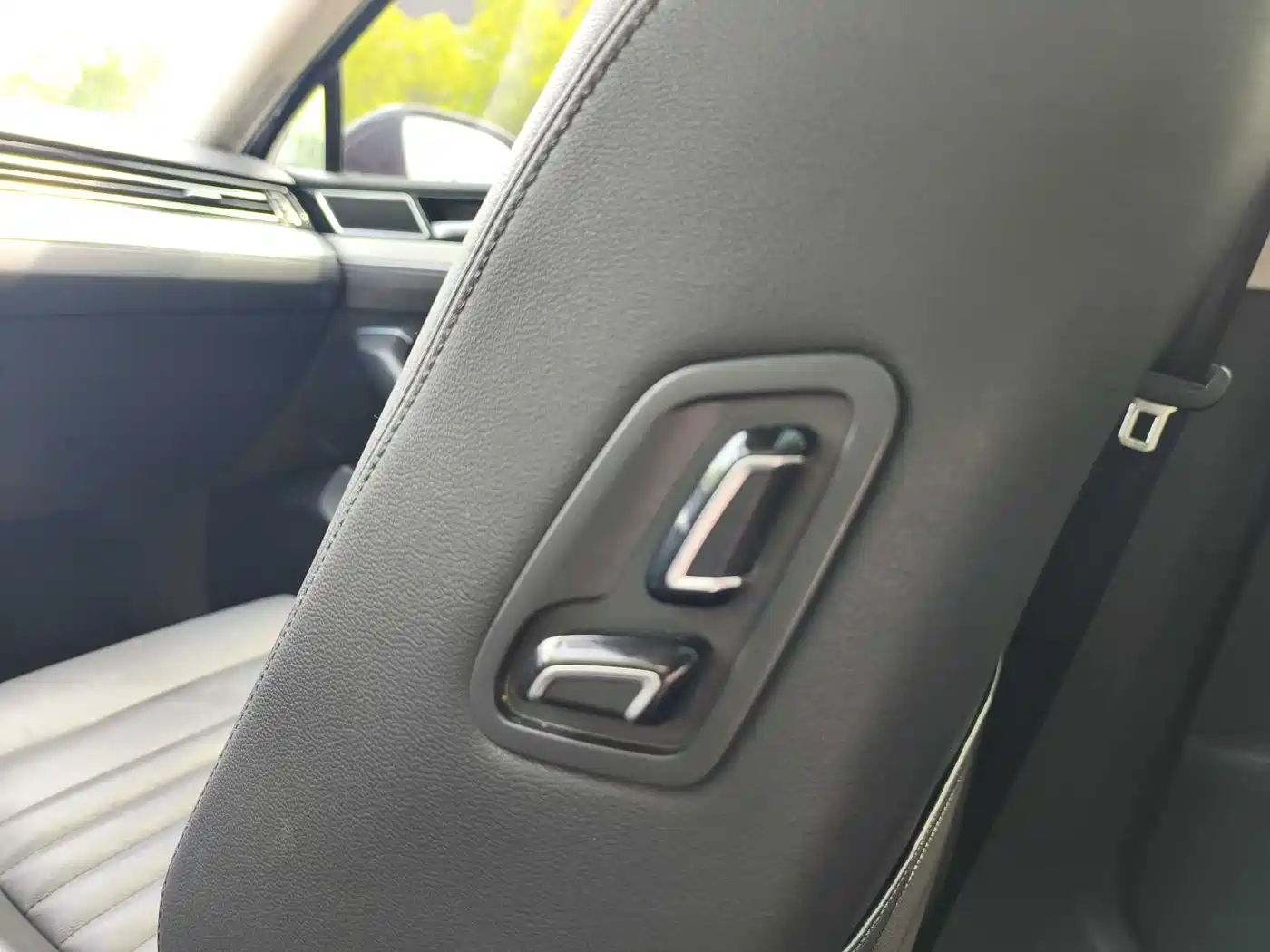 Volkswagen Magotan 2019 330TSI DSG Leading China V фото 4