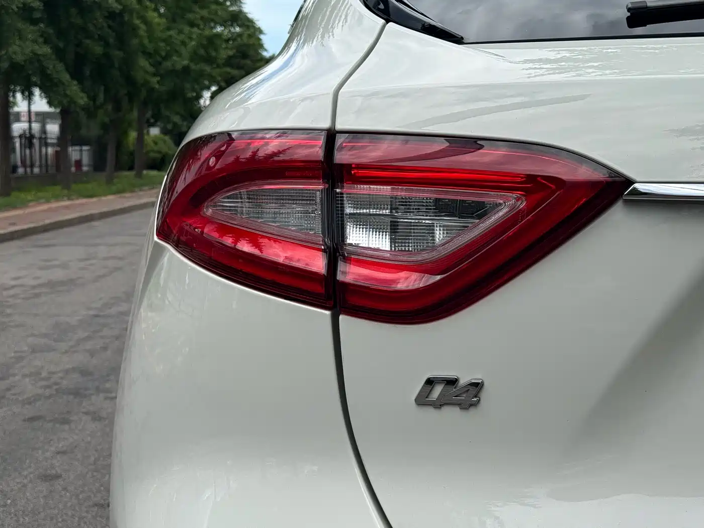 Фото 9 - Maserati Levante